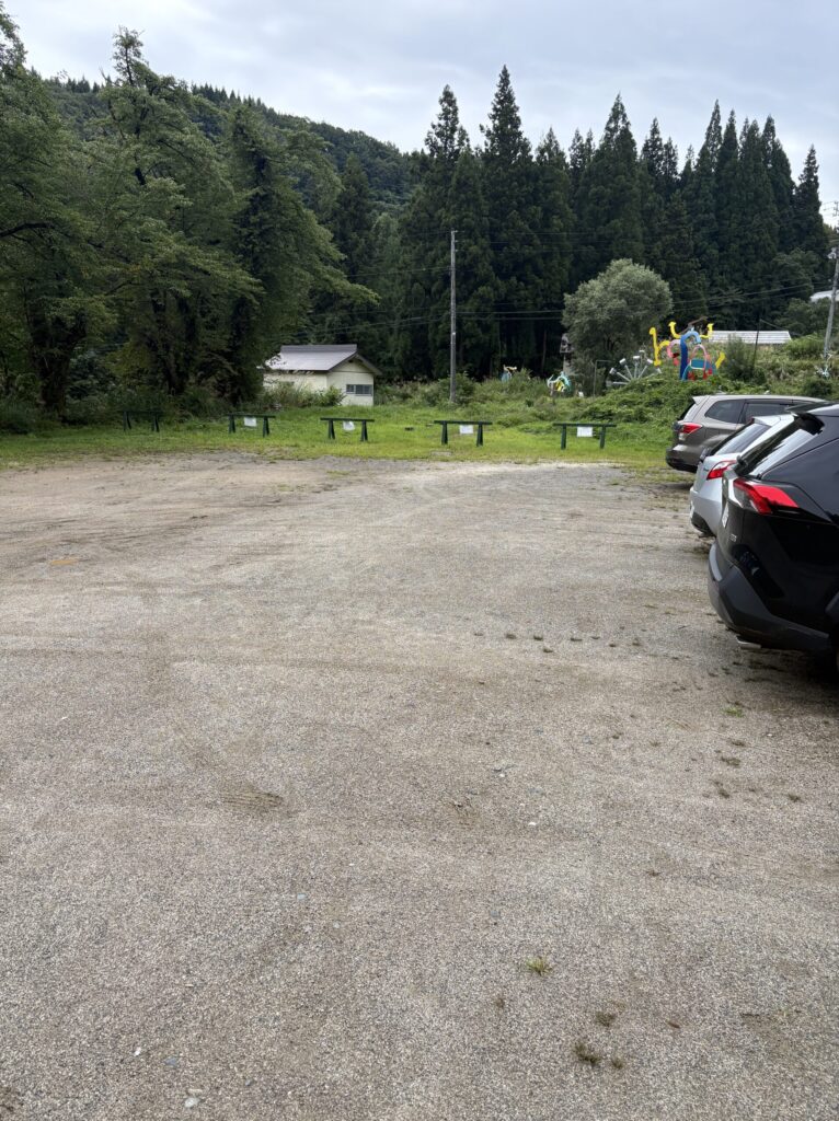 グラウンドの駐車場